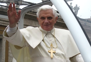 Benedykt XVI do uczestników obchodów 10-lecia Fundacji Watykańskiej: „Jestem poruszony Waszą sympatią do mnie”