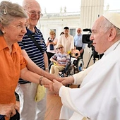 Papież do starszych: przeżywajcie swoją starość w radości, razem z innymi