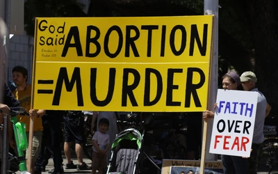 USA: sąd najwyższy zniósł federalne prawo do aborcji