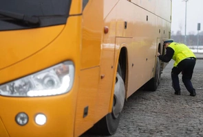Służby będą sprawdzać autobusy, którymi dzieci wyjadą na wakacje