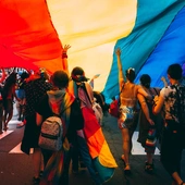 Kolejny kraj uległ tęczowej ideologii. Słowenia legalizuje „małżeństwa jednopłciowe”