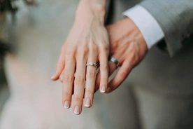 Polacy rezygnują ze związków sakramentalnych? Spada liczba zawieranych małżeństw
