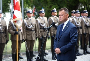 Szef MON: Święto Wojska Polskiego w dramatycznie trudnym czasie