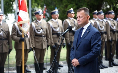 Szef MON: Święto Wojska Polskiego w dramatycznie trudnym czasie