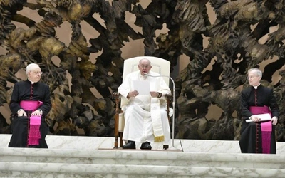 Papież prosi, by nie zapominać o Ukrainie