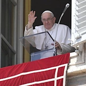 Papież o przejściu przez ciasne drzwi: są otwarte dla wszystkich