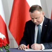 Prezydent podpisał ustawę pozwalającą przekazać samorządom blisko 13,7 mld zł