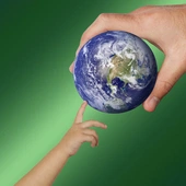 „Powinniśmy stać się ambasadorami naszej planety”. Młodzi w Asyżu wypracowują pakt na rzecz przyszłości