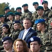 Błaszczak: przygotowaliśmy nowelizację ustawy o weteranach, by docenić żołnierzy, którzy narażali swoje życie za Polskę