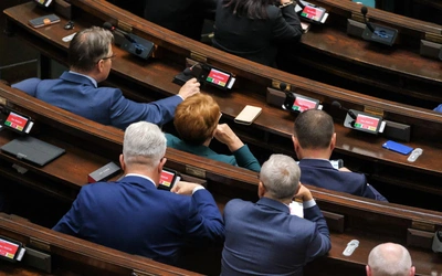 Sejm przyjął ustawę, która wydłuża kadencje samorządów do 30 kwietnia 2024 r.