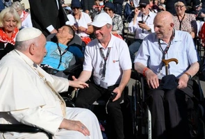 Papież do Polaków: Miłosierdzie Boże ocali świat