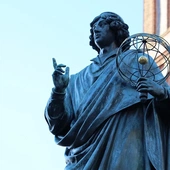 Ideologia czy zabawa? Tęczowy quest w grodzie Kopernika 