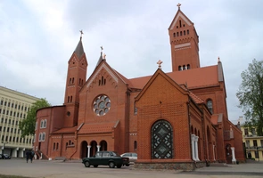 Białoruś: władze zabierają katolikom tzw. „Czerwony Kościół” w Mińsku