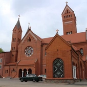 Białoruś: władze zabierają katolikom tzw. „Czerwony Kościół” w Mińsku