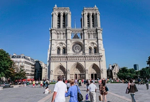 Francja: ujawnienie nadużyć bolesnym ciosem, ale Kościół się zmienił