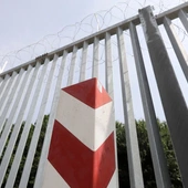 Szef MON: zostanie zbudowana tymczasowa zapora na granicy Polski z obwodem kaliningradzkim