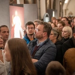 Galeria: wystawa współczesnych obrazów Jezusa Miłosiernego