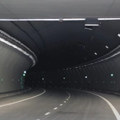 Małopolskie: korki na Zakopiance; nawigacja Google nakazuje omijanie tunelu