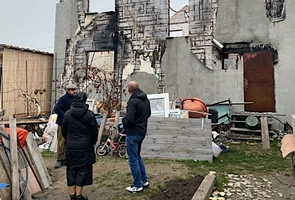Mieszkańcy odbudowują domy w obwodzie kijowskim