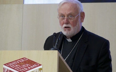 Abp Gallagher: Stolica Apostolska i Papież gotowi do podjęcia mediacji