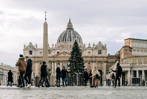 O której w tym roku Pasterka w Watykanie? Znamy kalendarz papieskich celebracji na okres Bożego Narodzenia