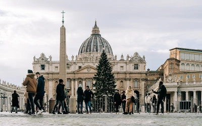 O której w tym roku Pasterka w Watykanie? Znamy kalendarz papieskich celebracji na okres Bożego Narodzenia