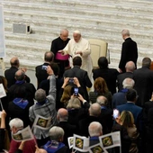 Papież: Kościół i społeczeństwo muszą wysłuchać ludzi pracy