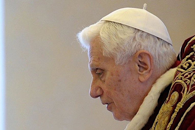 Abp Mokrzycki prosi o modlitwę za papieża seniora