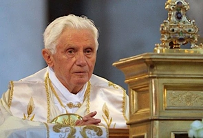 Stan Benedykta XVI jest stabilny, koncelebrował Mszę św.