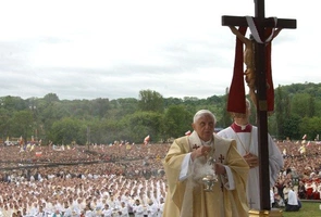 „Trwajcie mocni w wierze!” Benedykt XVI przyjaciel Polaków