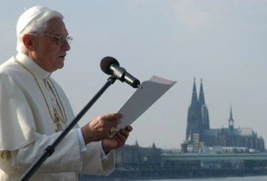O. Kowalczyk o nauczaniu Benedykta XVI: temat jedności wiary i rozumu wciąż ważnym wyzwaniem dla Kościoła i świata