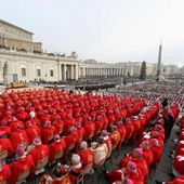 Kard. Zen na pogrzebie Benedykta XVI: był wielkim papieżem