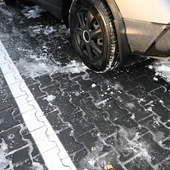 GDDKiA: Gołoledź, śnieg, śnieg z deszczem i mgły utrudniają jazdę kierowcom