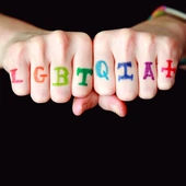 „Nauka mówi, że są dwie płcie”. Nauczyciel zawieszony za głoszenie prawdy biologicznej o dyktaturze LGBT