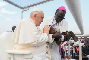 Papież na pożegnanie z Afryką: nigdy nie traćcie nadziei!