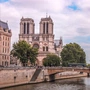 Rektor katedry Notre Dame: chcemy, by odwiedzający tę świątynię z turystów stali się pielgrzymami