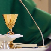 Szwajcarscy biskupi odpowiadają na nadużycia sakramentalne: tylko księża mogą sprawować Eucharystię