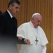 Watykan: papież silnie przeziębiony