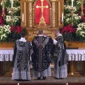 Msza w rycie trydenckim w kościele św. Jana Kantego w Chicago