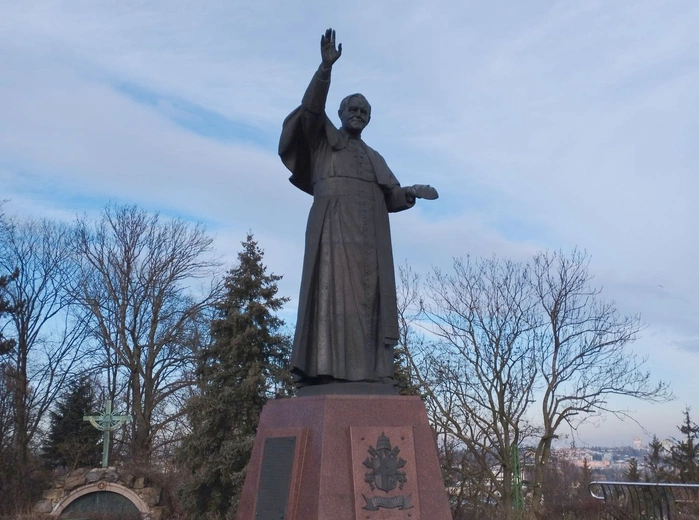 Pomnik św. Jana Pawła II na Jasnej Górze