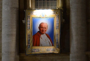 Małopolskie: kurator oświaty prosi, aby w szkołach pojawiły się portrety Jana Pawła II