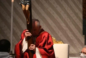 Papież: w liturgii nie wolno rezygnować z symboli, trzeba je wyjaśniać