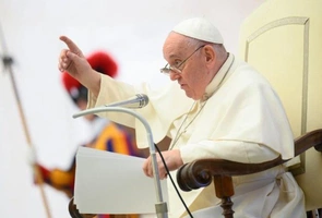 Nieoficjalnie: kłopoty kardiologiczne przyczyną nagłej wizyty papieża w szpitalu