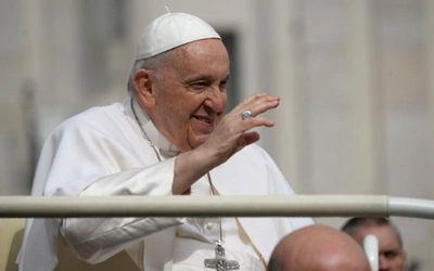 Watykan: papież ma kłopoty z oddychaniem