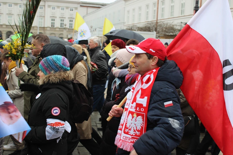 Galeria: Narodowy Marsz Papieski przeszedł ulicami Warszawy 