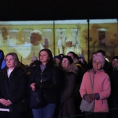 2,5 tysiąca osób modliło się pod Oknem Papieskiem w Krakowie 