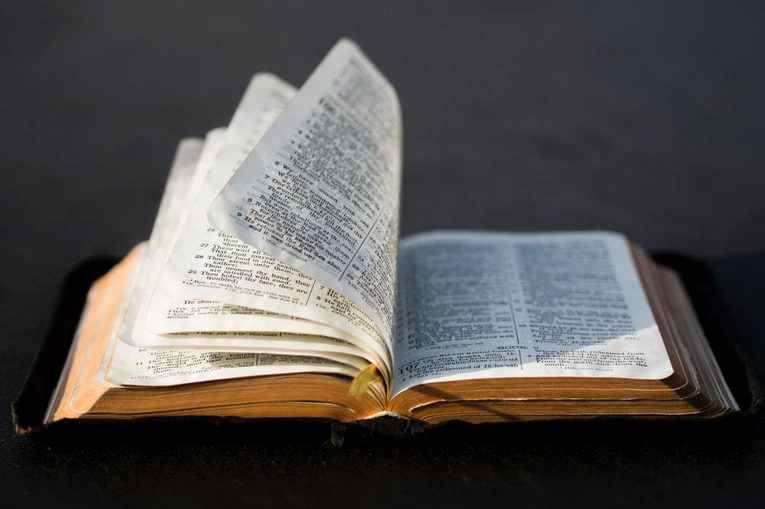 Kolejne 100 mln osób może czytać Pismo Święte w ich ojczystym języku! Biblia jest dostępna w 57 kolejnych językach