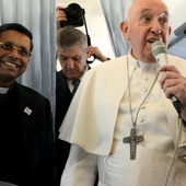 Papież do dziennikarzy: oskarżenie wobec Jana Pawła II było „głupotą”
