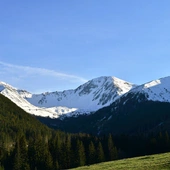 Majowy weekend w Tatrach? W wyższych partiach potrzebny będzie zimowy sprzęt