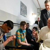 Papież wzruszony pobytem w instytucie dla niewidomych: to jest czysta Ewangelia